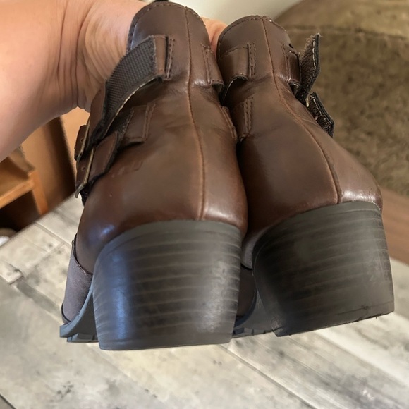 JBU Brava Encore Size 11 Brown Heeled Boots Patch  Straps Vegan Leather - Picture 6 of 9